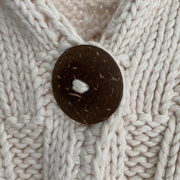 Hand knit 100% cotton by Pure. Size M/L. Off white with big & small wood buttons - Picture 3 of 7
